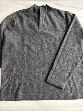 GAP Vintage 2000’s Dark Gray Quarter-Zip Sweater 100% wool